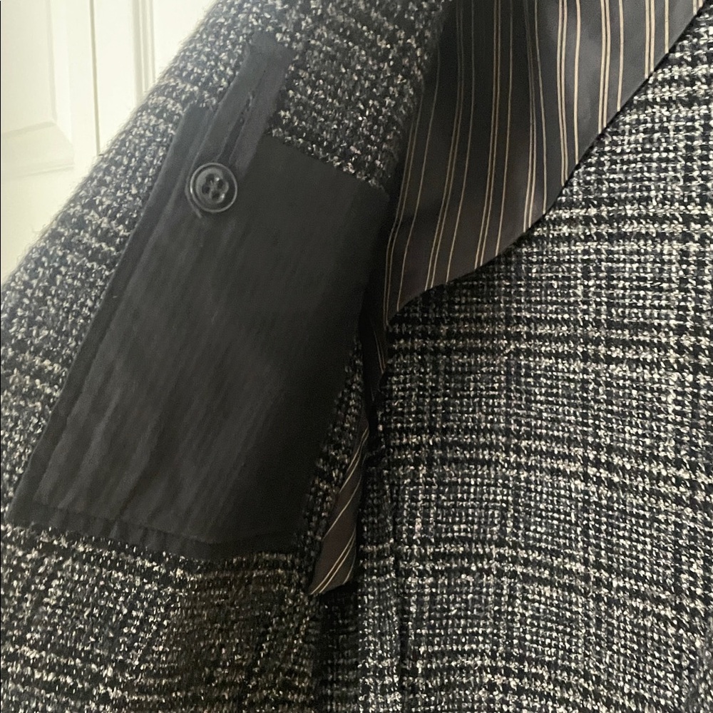 Unique Casual wool sport coat. 43R - Picture 6 of 8